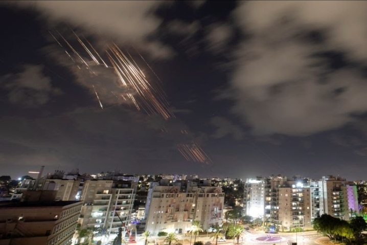 World War 3 Trends As Iran Missiles Hits Tel Aviv As Iron Dome Fails [Video]